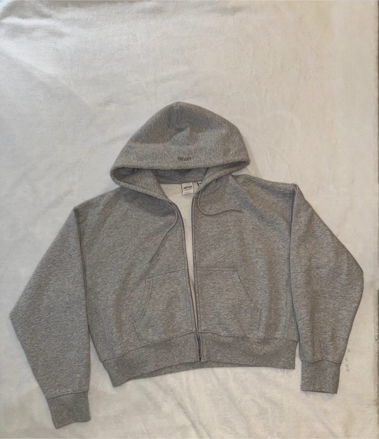 ARITZIA Grey Cloud Zip-Up Cropped Hoodie