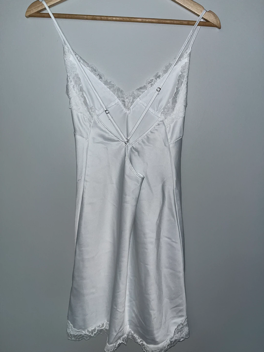 white slip dress - photo 2