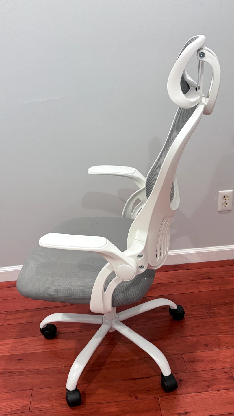 [PICK UP ONLY] Ergonomic Mesh Office Chair - White & Gray - photo 2