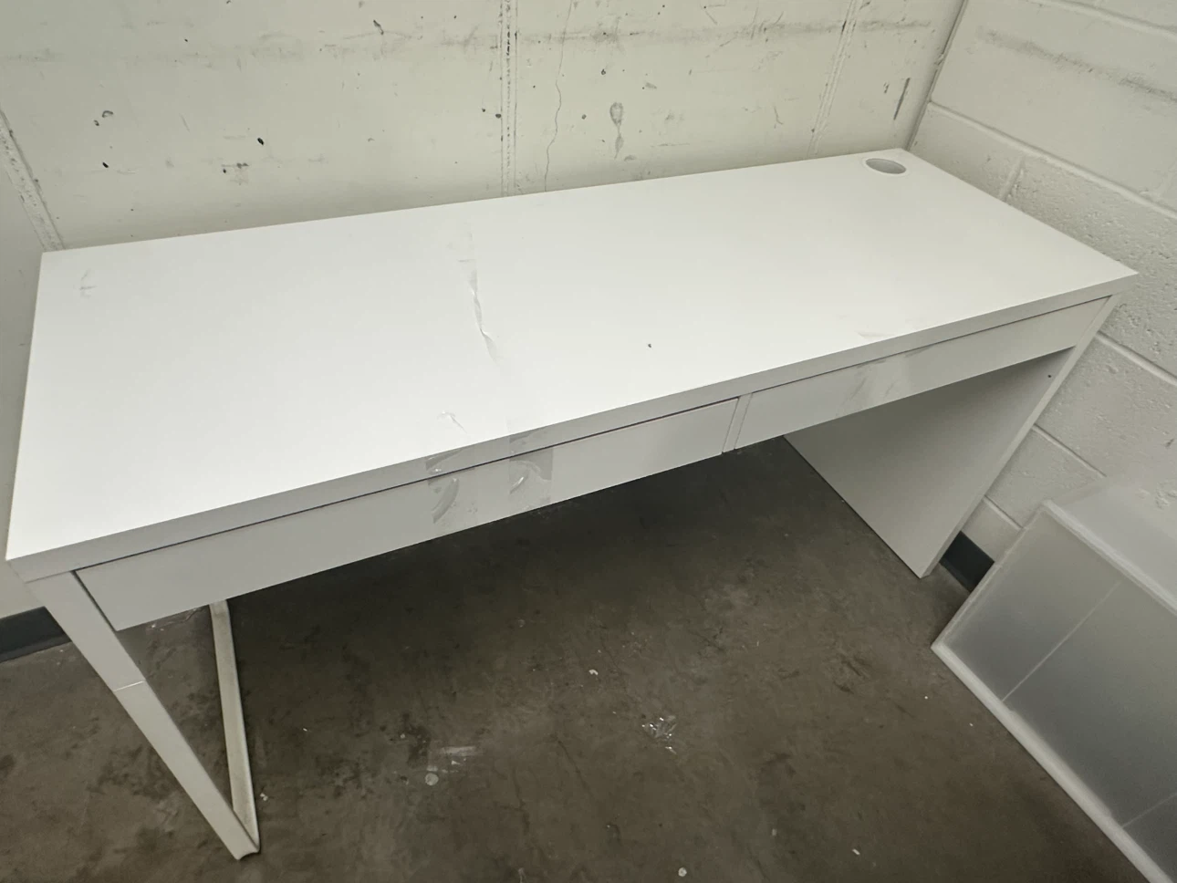 White 2-Drawer Desk - photo 2