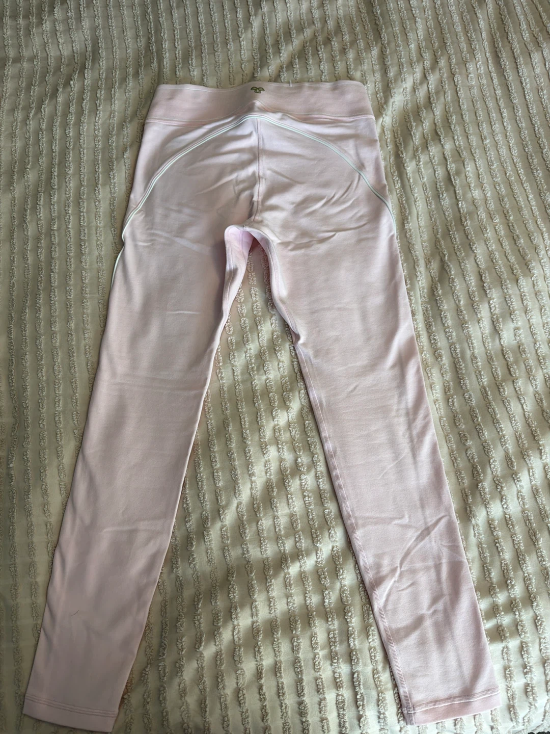 Aritzia Golden light pink athletic leggings size 8 - photo 4