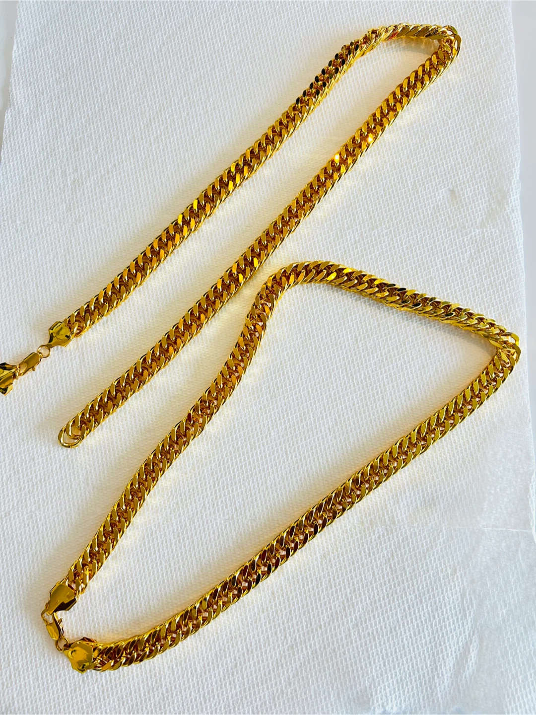 Gold colour Cuban link Chain Necklace