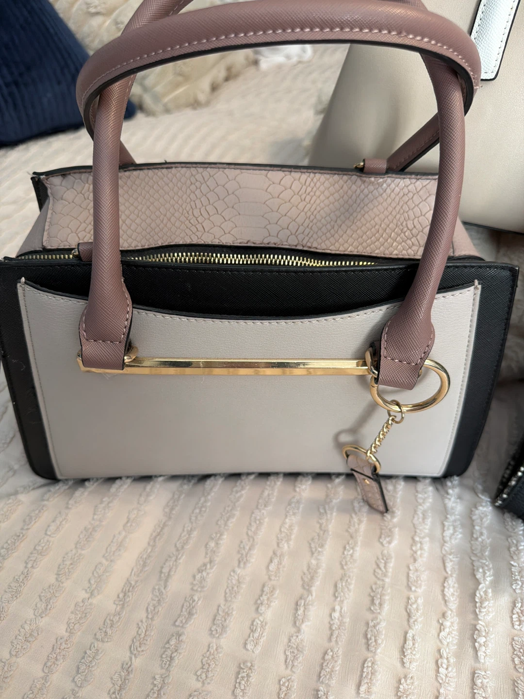 Purses - photo 3