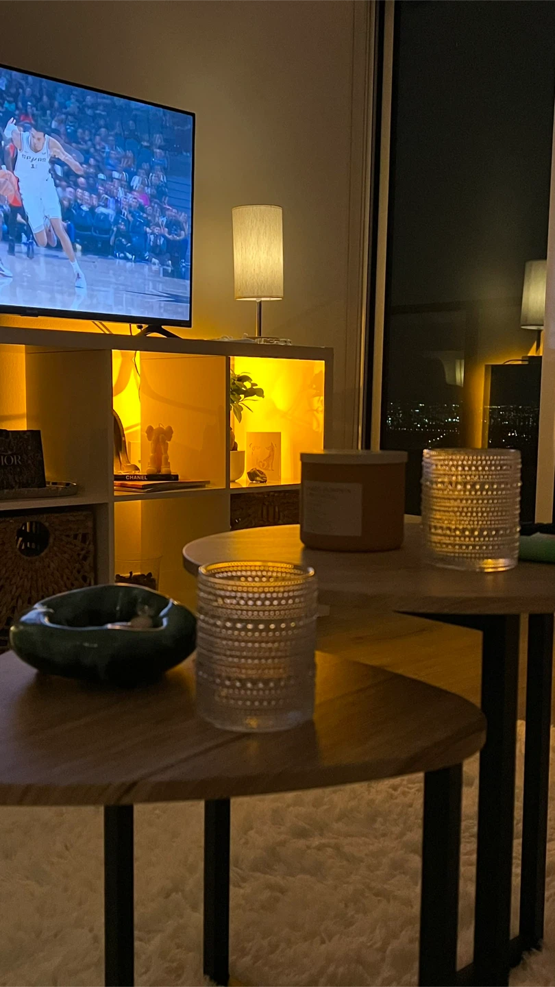 Table Lamp with USB Ports - photo 4
