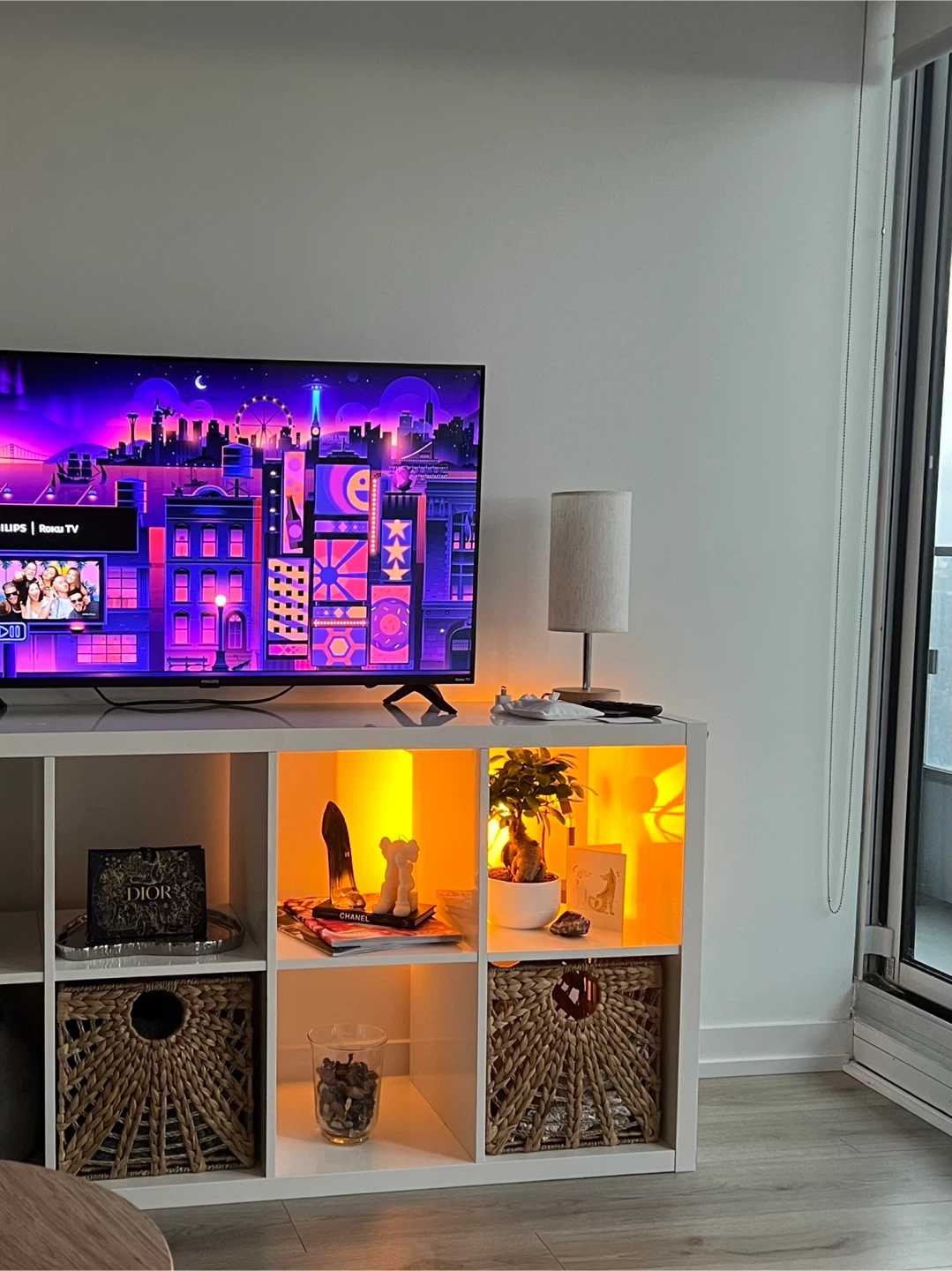 Table Lamp with USB Ports - photo 5