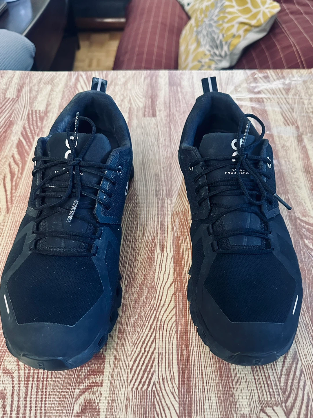 ON Running Cloud Waterproof Shoes