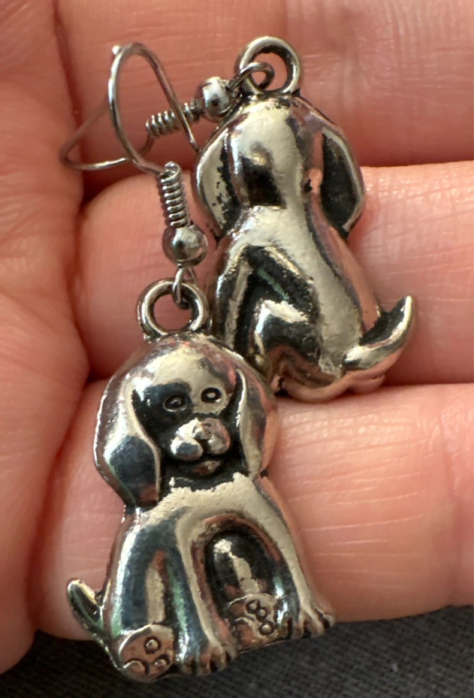 Silver Tone heavy metal Sitting Puppy Dangle Earrings - photo 2