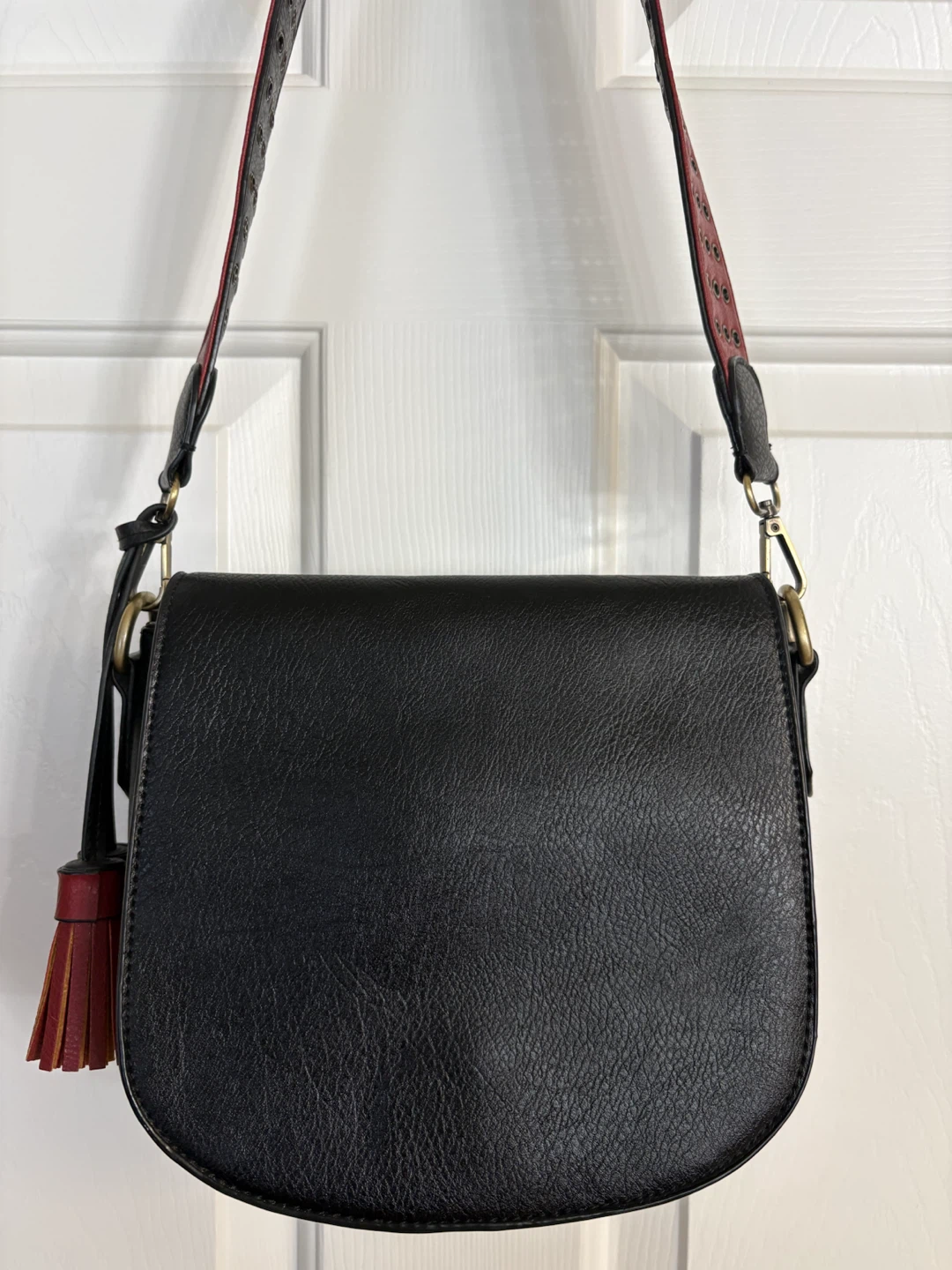 Bueno Front Flap Crossbody Saddle Bag - Black - photo 4