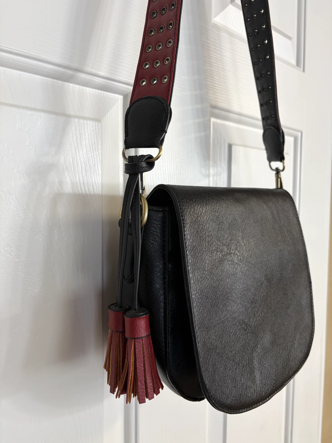 Bueno Front Flap Crossbody Saddle Bag - Black - photo 5