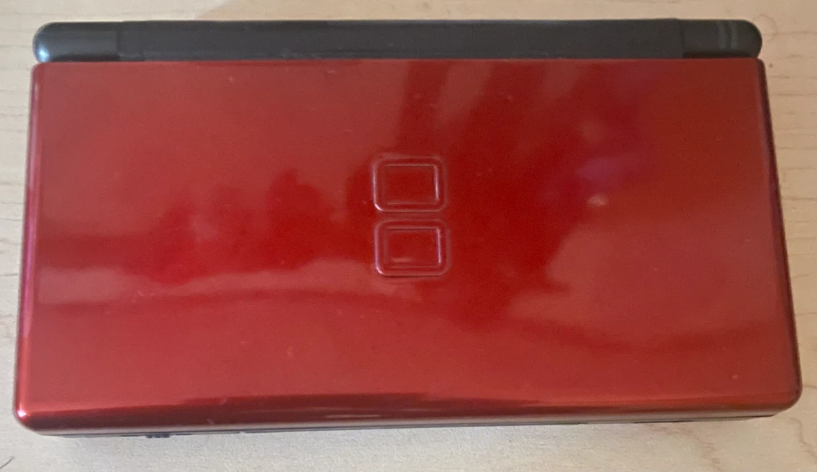 Nintendo DS Lite Red - Includes 6 Games and Charger - photo 3