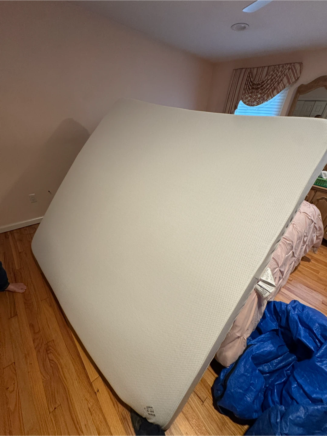 Boring Hybrid Mattress, King,  Like New, Perfect Condition