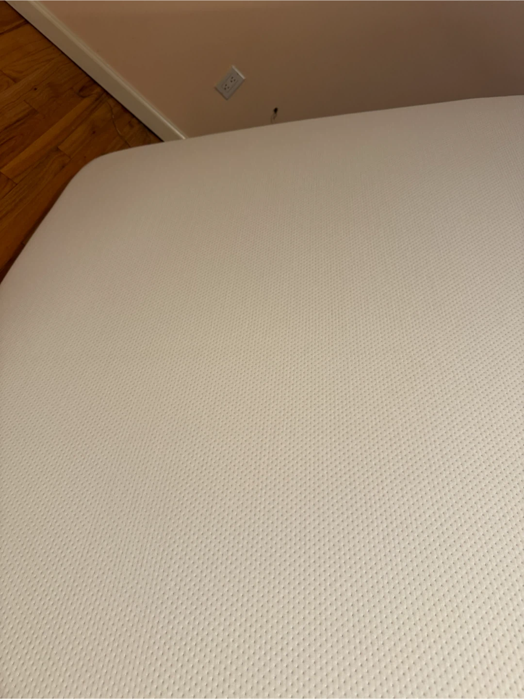 Boring Hybrid Mattress, King,  Like New, Perfect Condition - photo 3