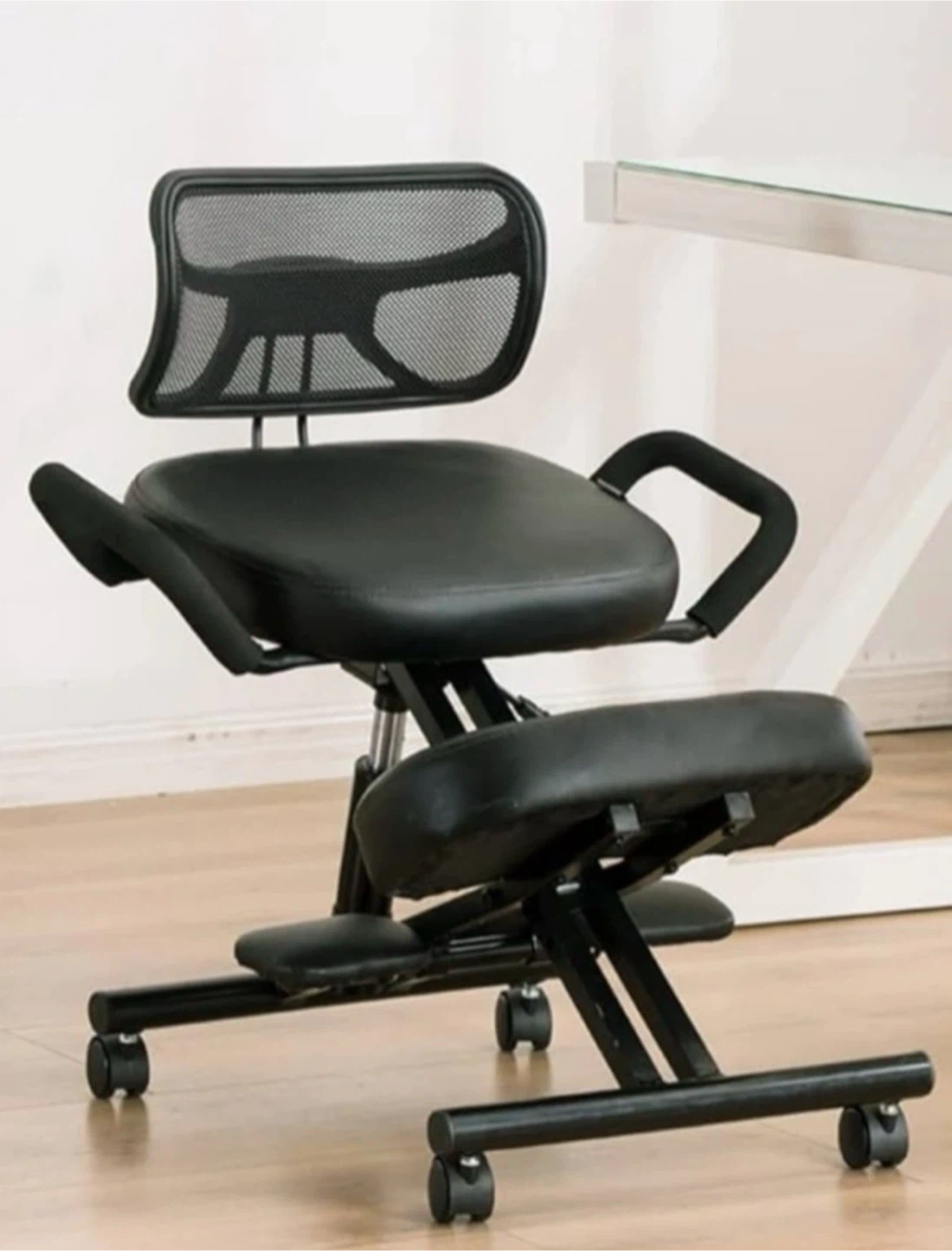 Ergonomic kneeling chair