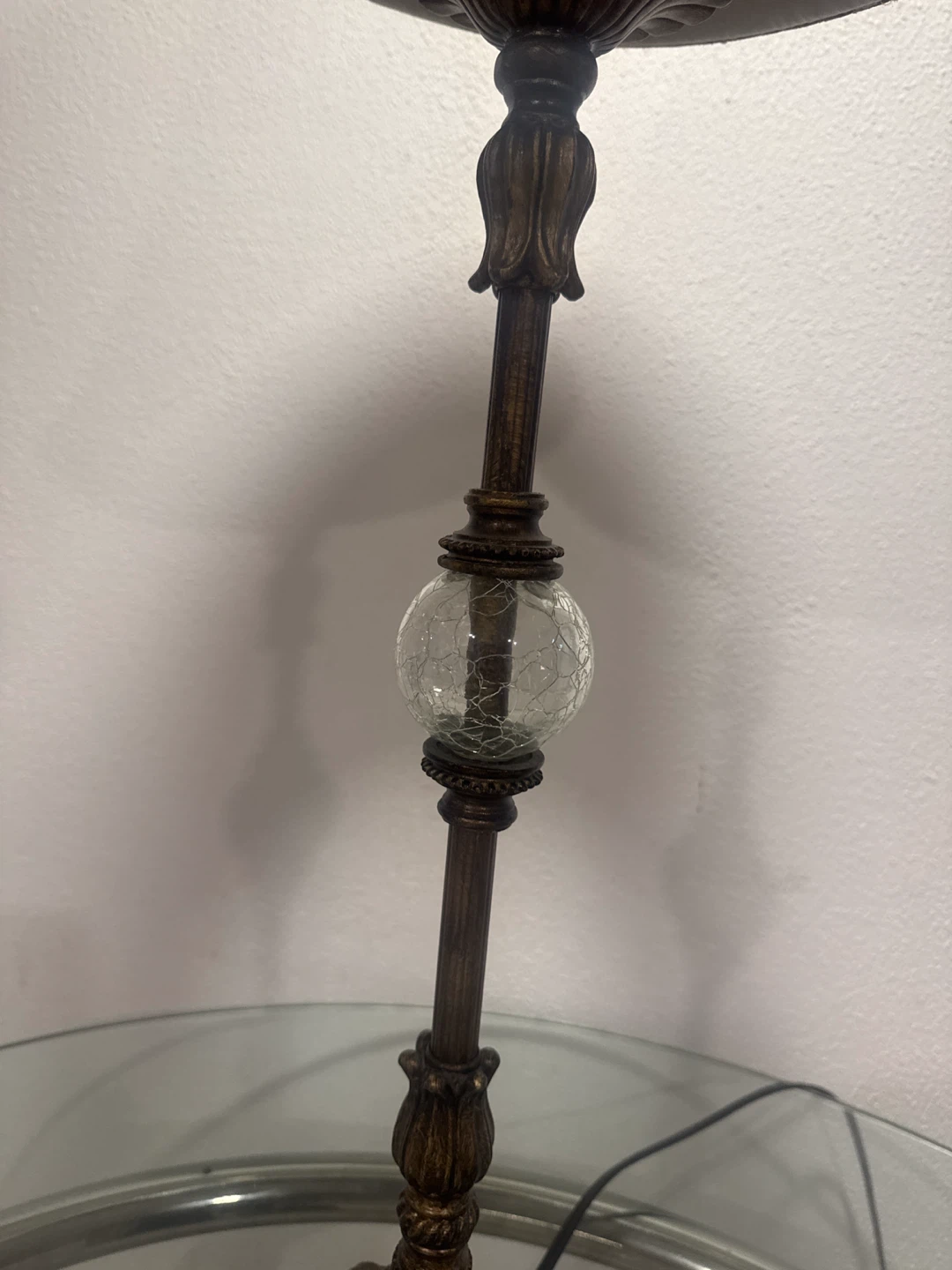 Table Lamp with Decorative Base - photo 2