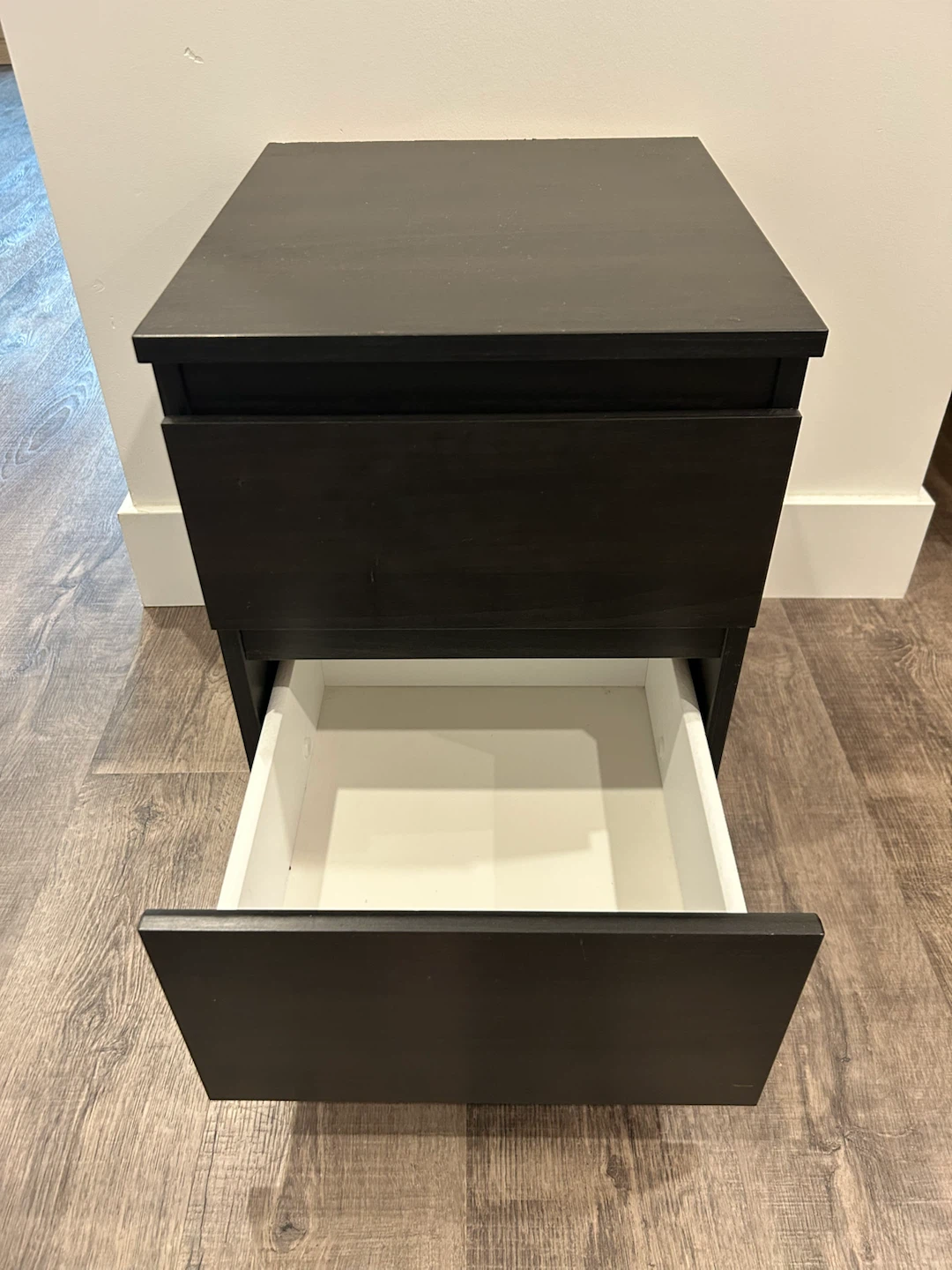 IKEA MALM nightstand - photo 3