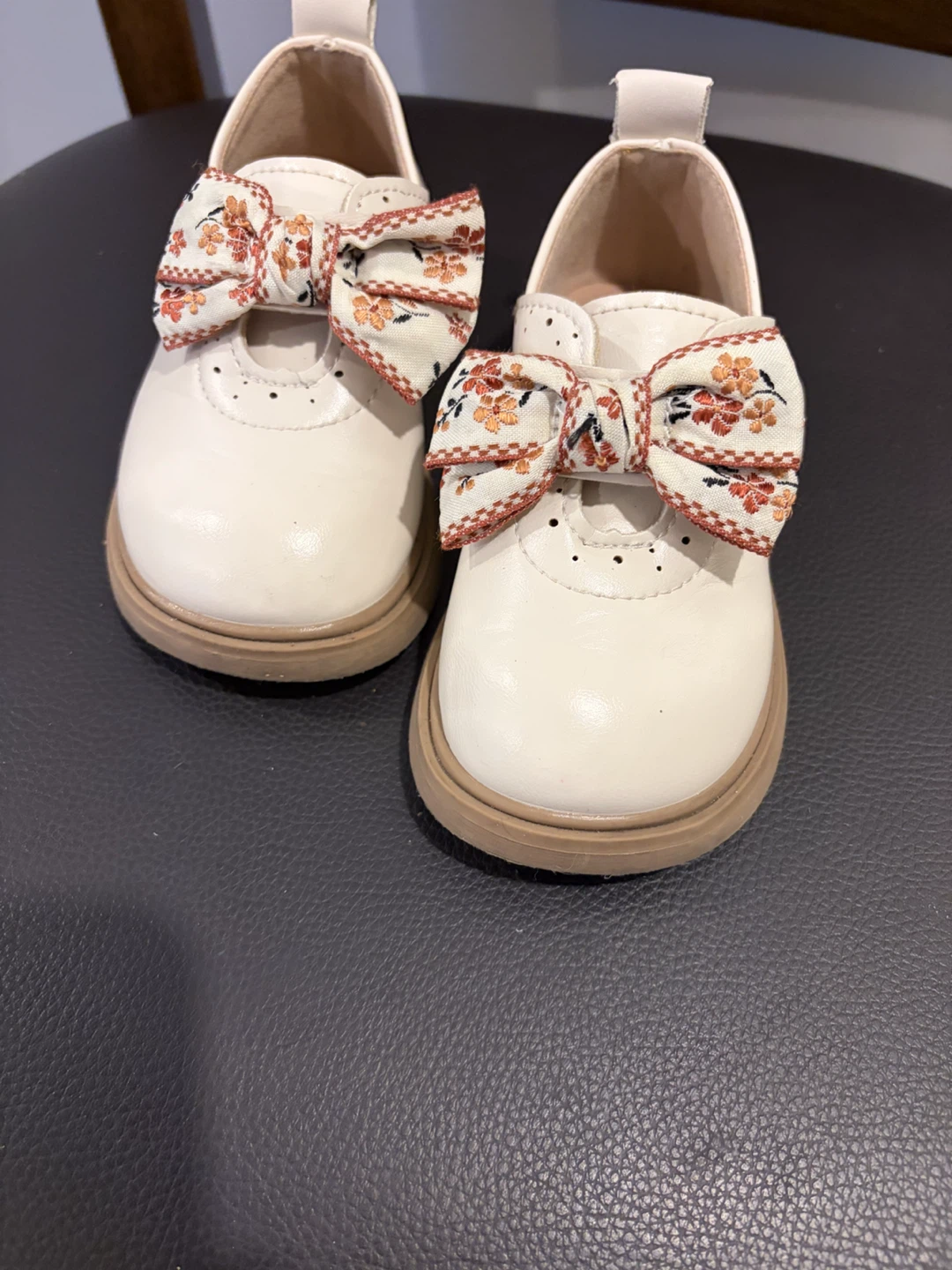 White Baby Shoes with Bows - Size 24