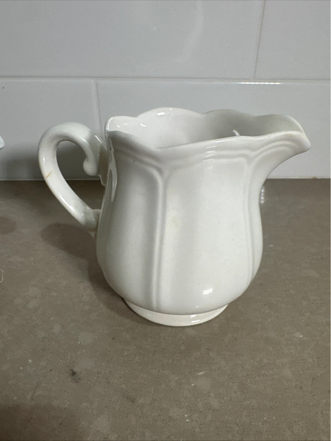 White Ceramic Gravy Boat and Butter Dish - photo 4