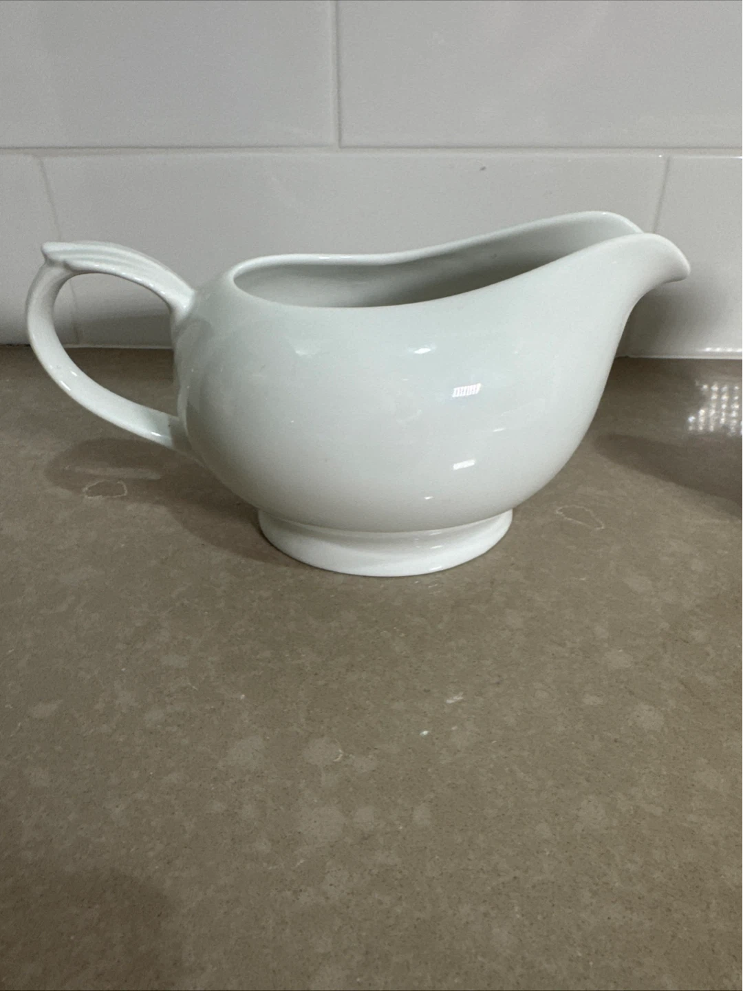 White Ceramic Gravy Boat and Butter Dish - photo 3