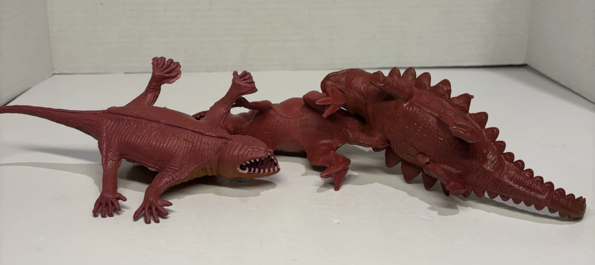 VinyLot of 3 Toy Dinosaurs Made in Hong Kong - photo 4