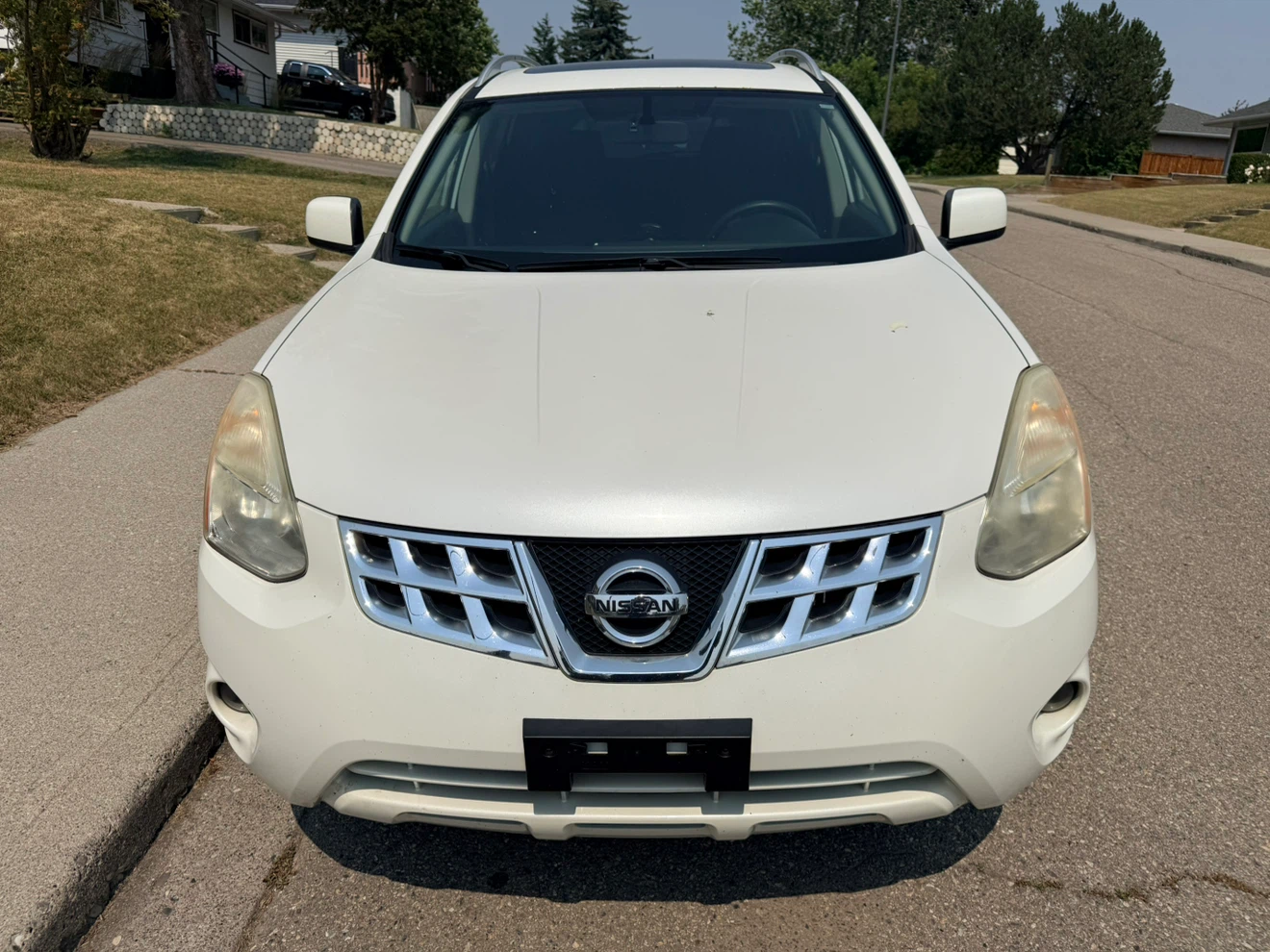 White Nissan Rogue SV - photo 3