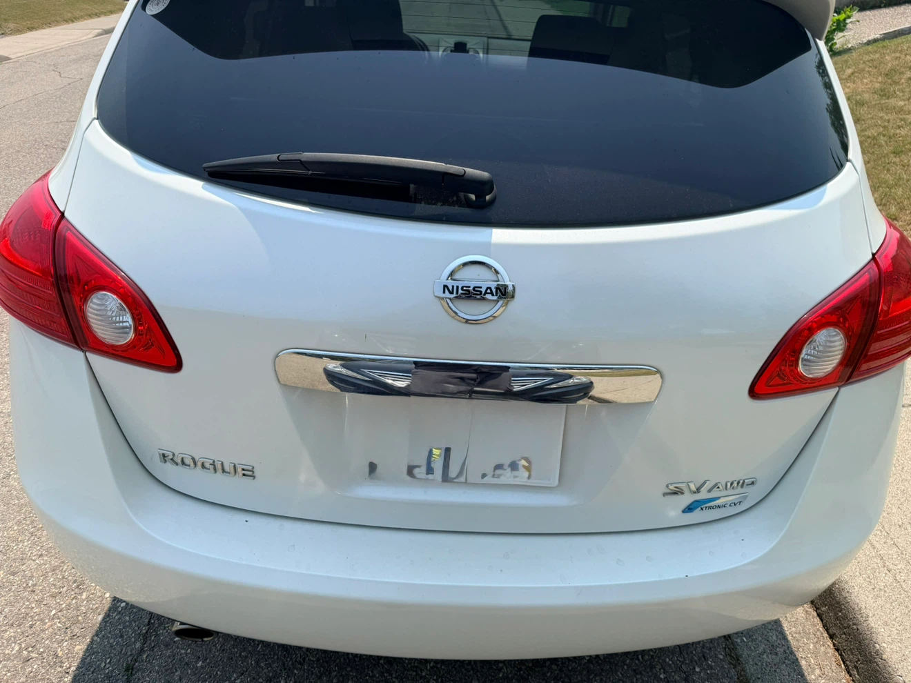 White Nissan Rogue SV - photo 4