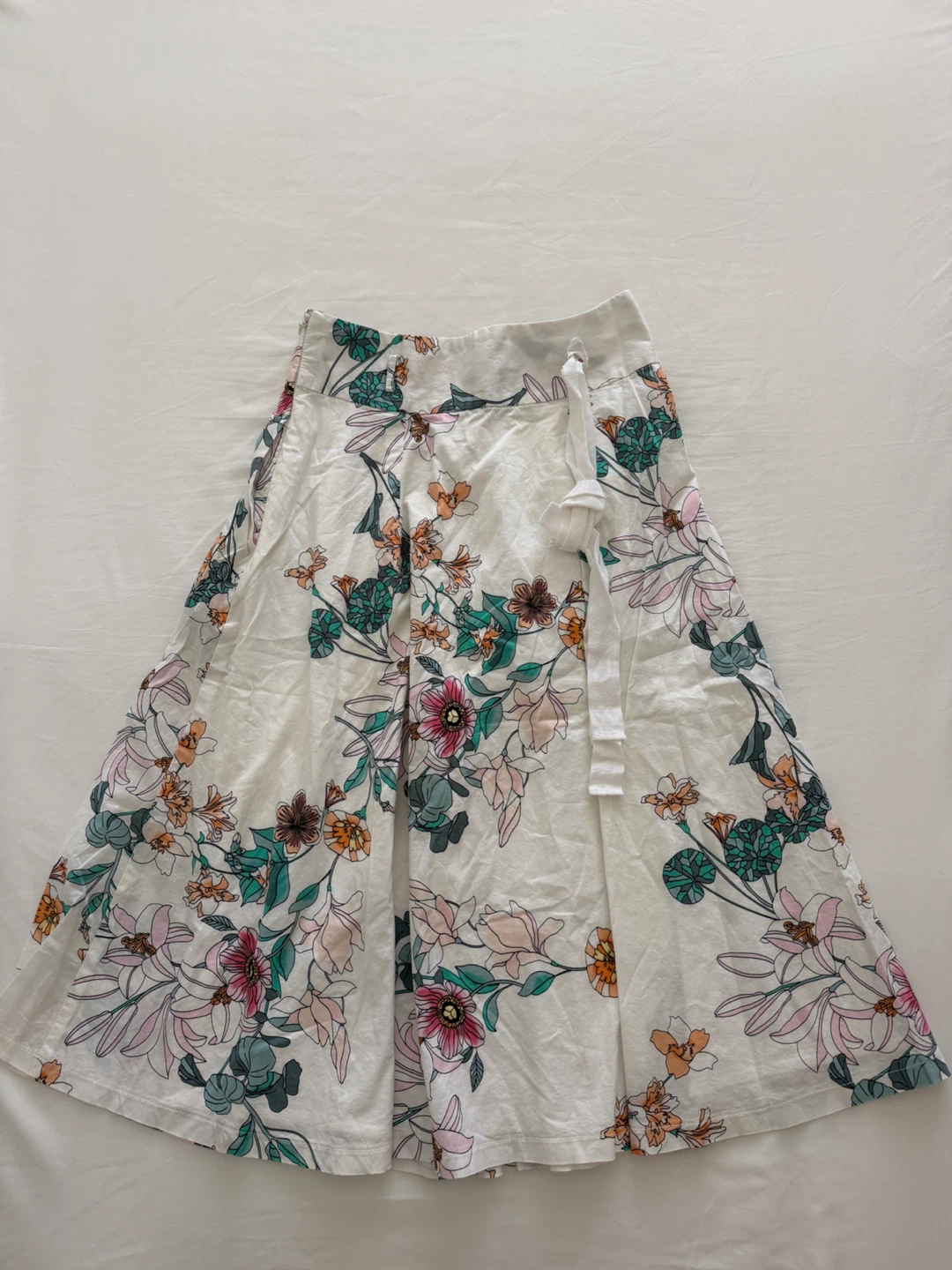LE CHÂTEAU Floral Midi Skirt - Size 00