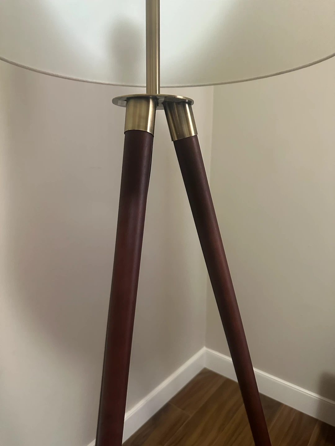 Mid-Century Modern Tripod Floor Lamp – Walnut & Antique Brass - photo 4