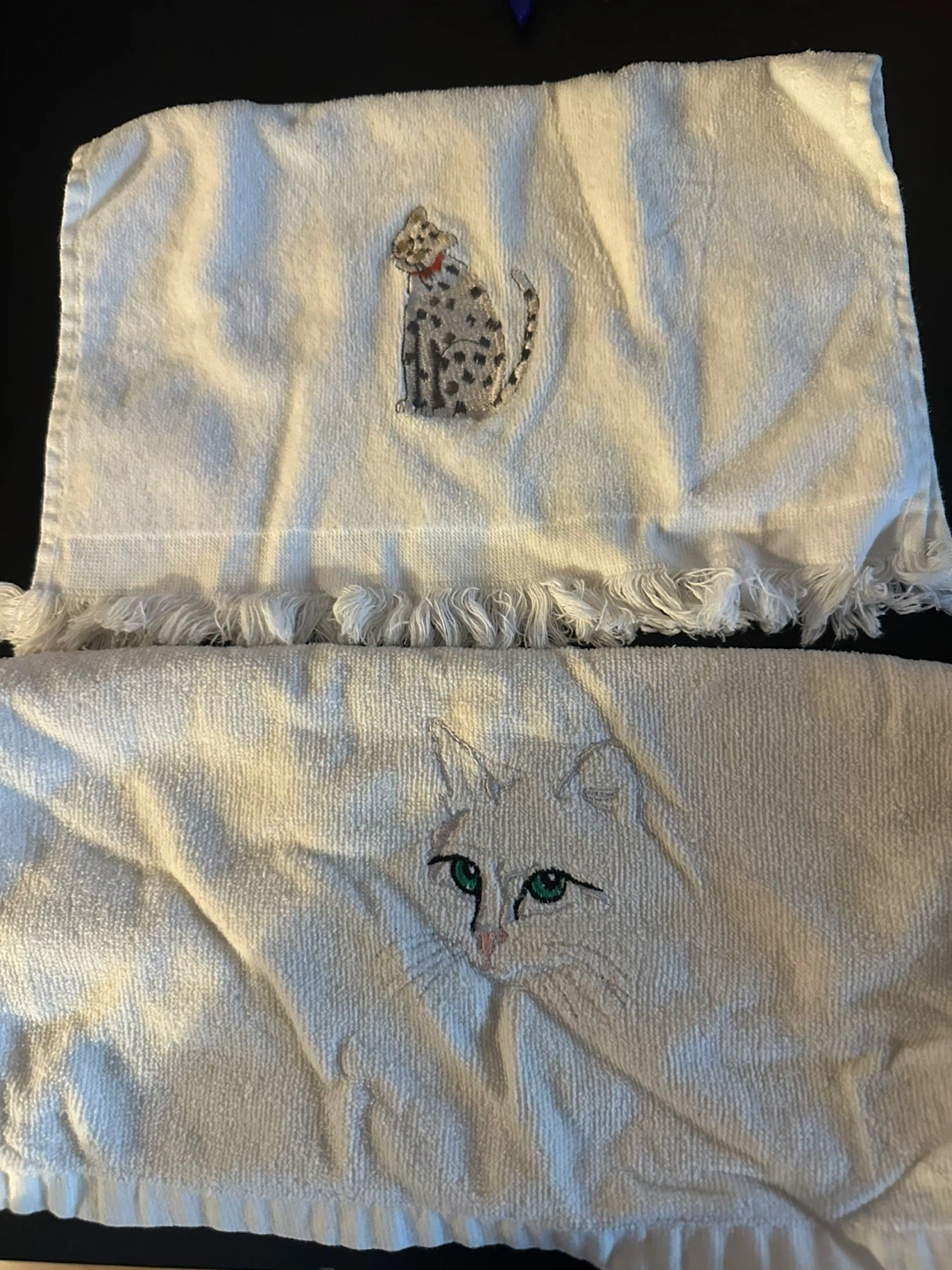 Set of 2 Embroidered Cat Hand Towels - photo 3