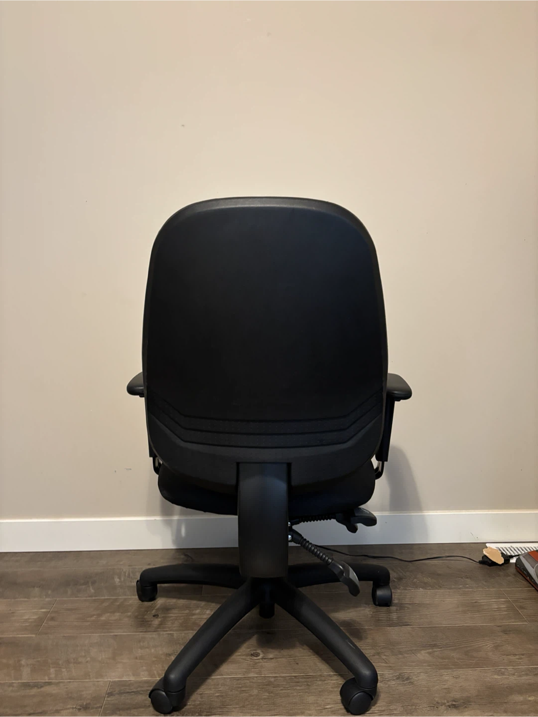 Black Office Chair with Adjustable Height - photo 3