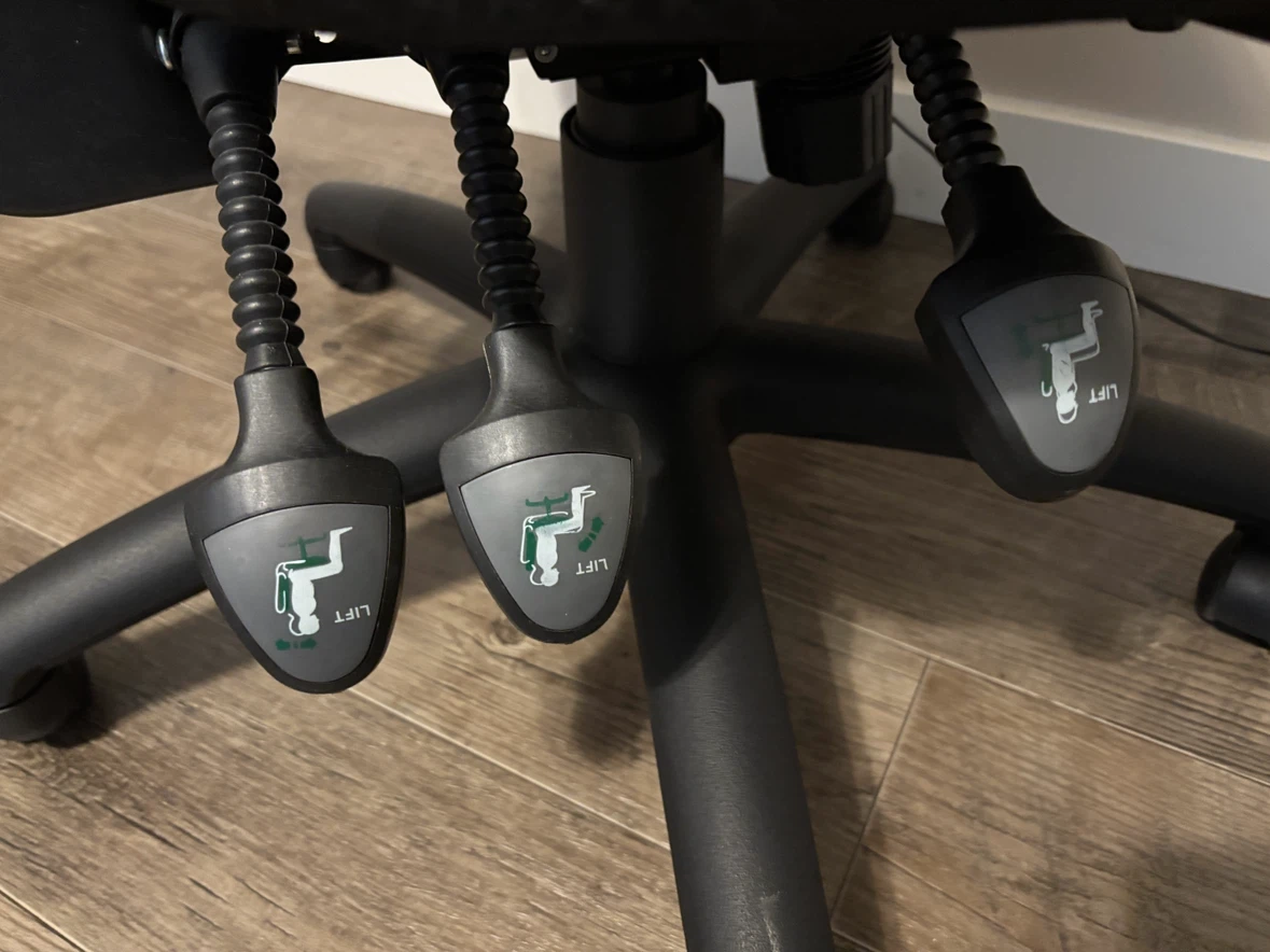 Black Office Chair with Adjustable Height - photo 4