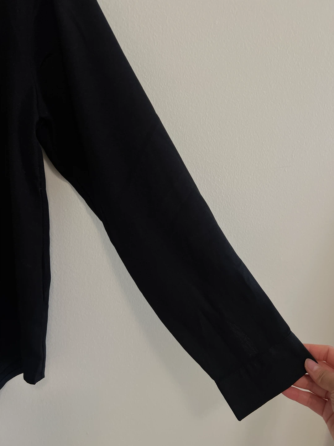 Long-sleeved black button-up shirt - photo 3
