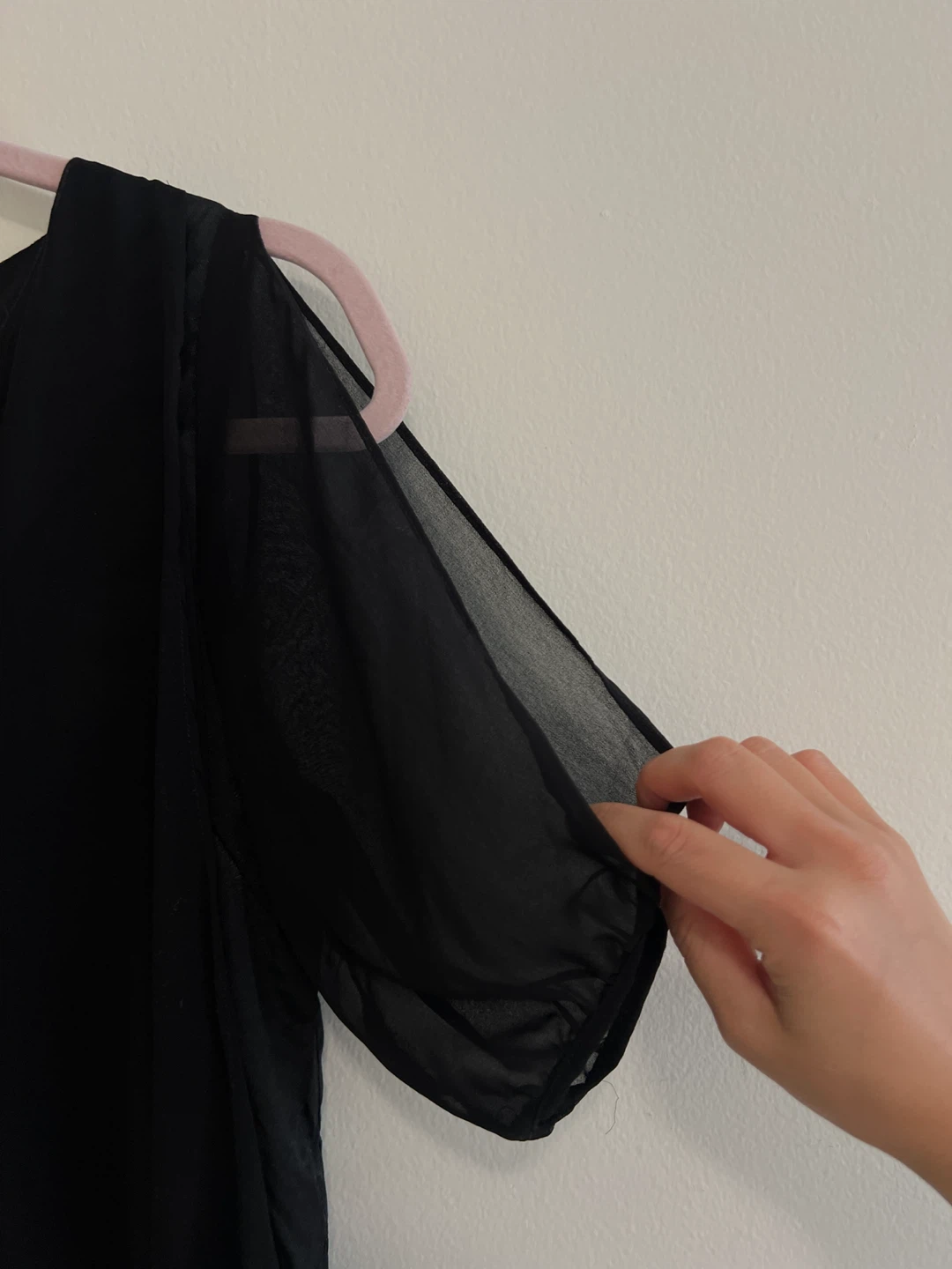 Black cold shoulder pleated mini dress - photo 2