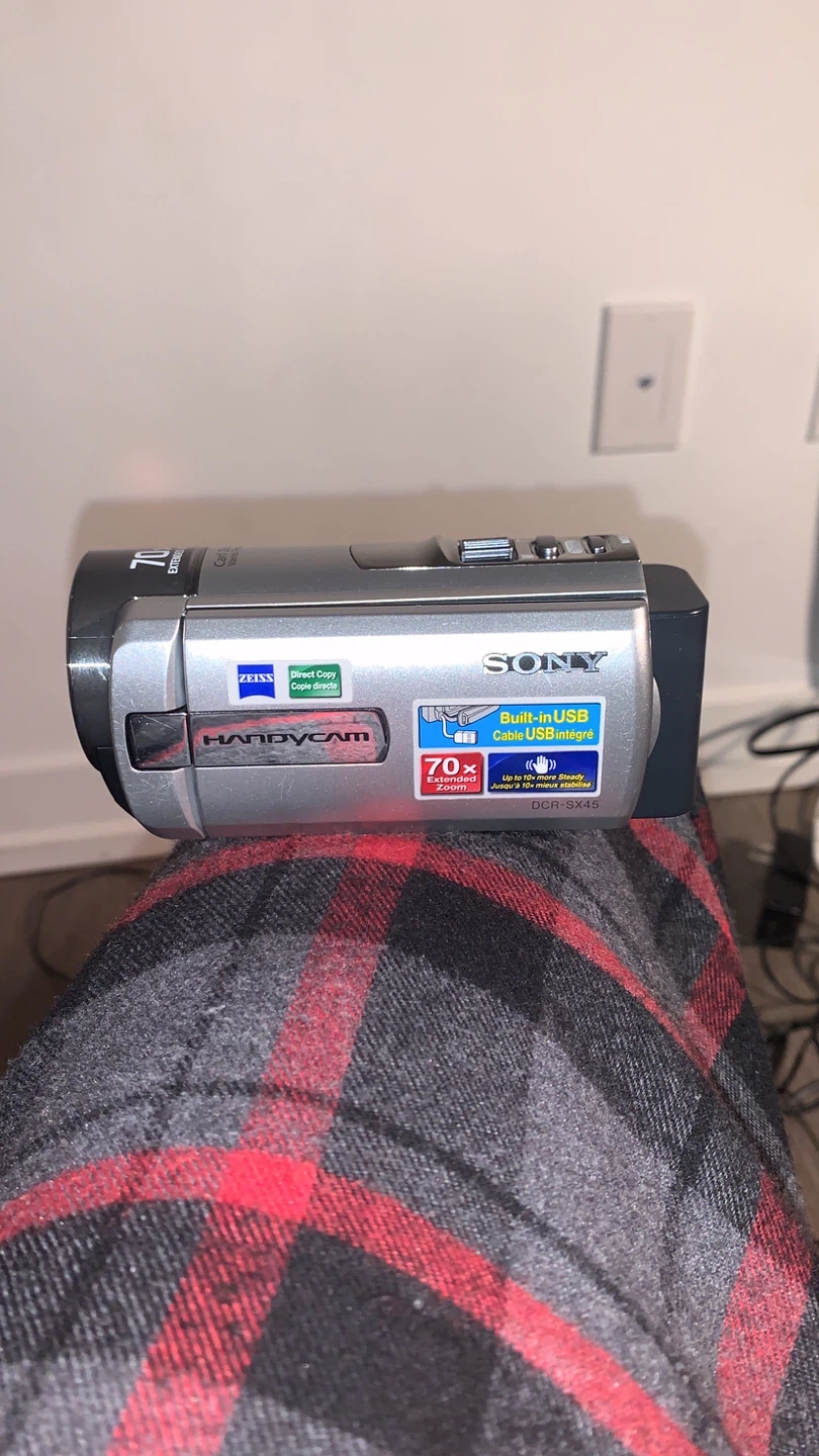 Sony Handycam DCR-SX45 Camcorder - photo 2