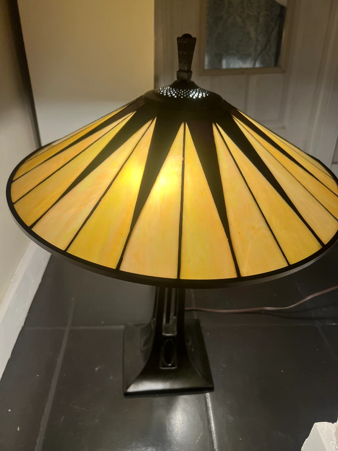 Tiffany Style Stained Glass Table Lamp