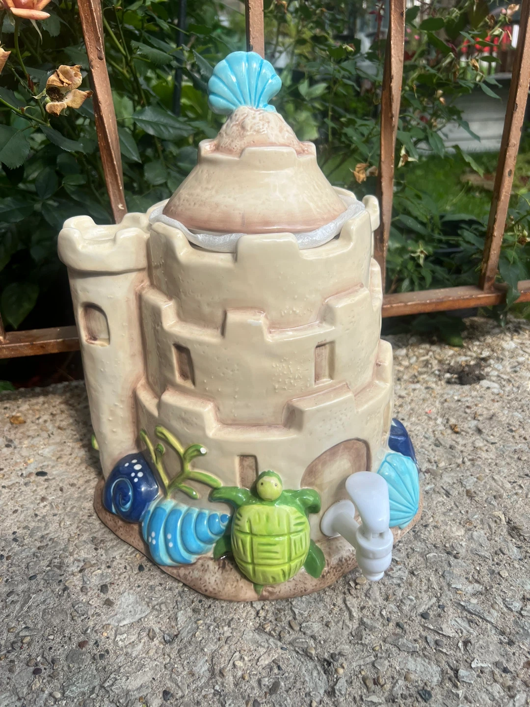 Sandcastle drink dispenser with Turtle and Shells