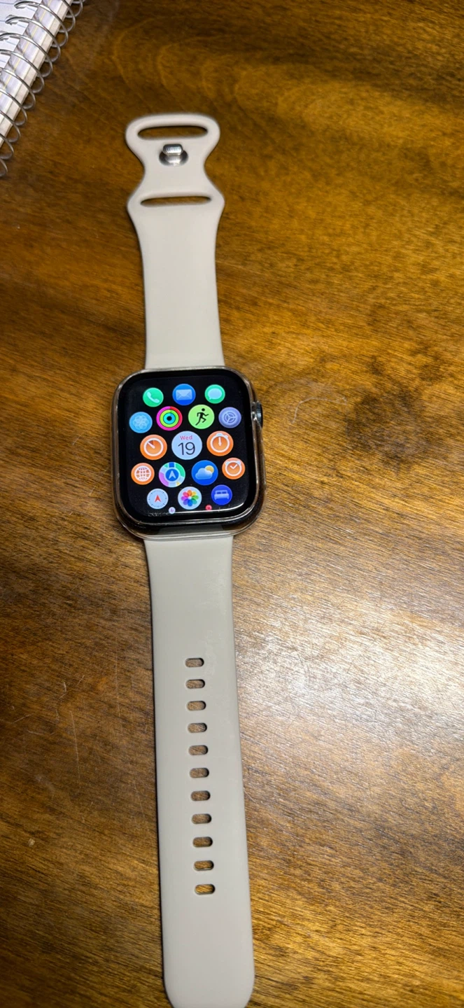 Apple watch 8 - photo 2