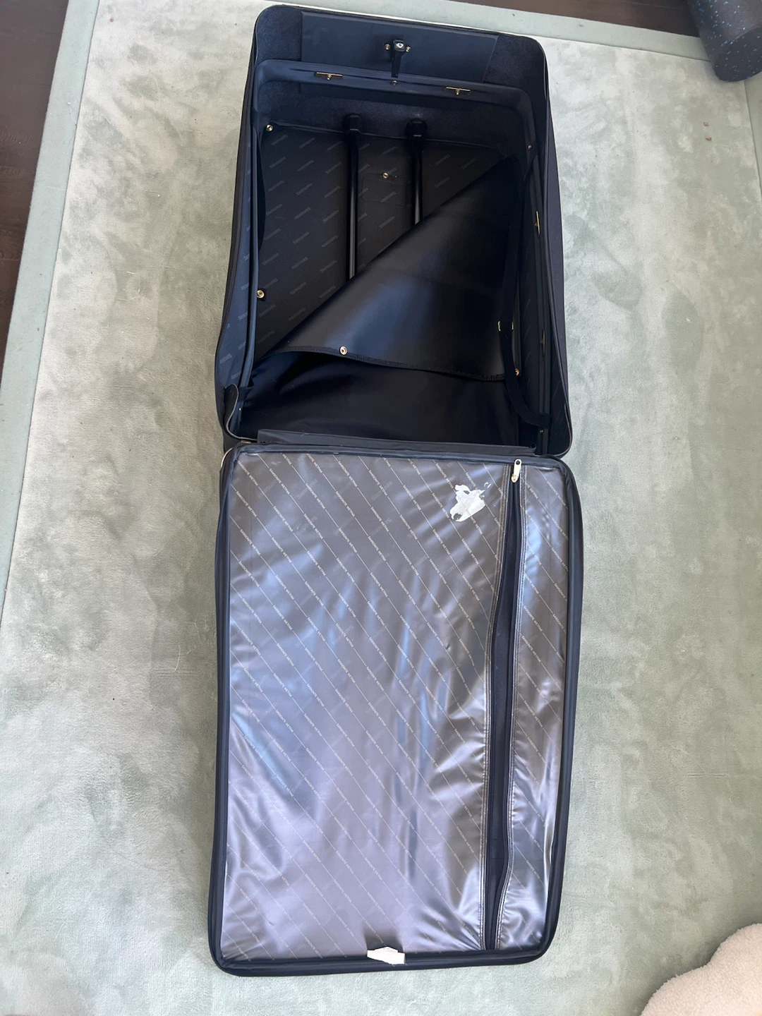 Black large suitcase 2 wheel - photo 2