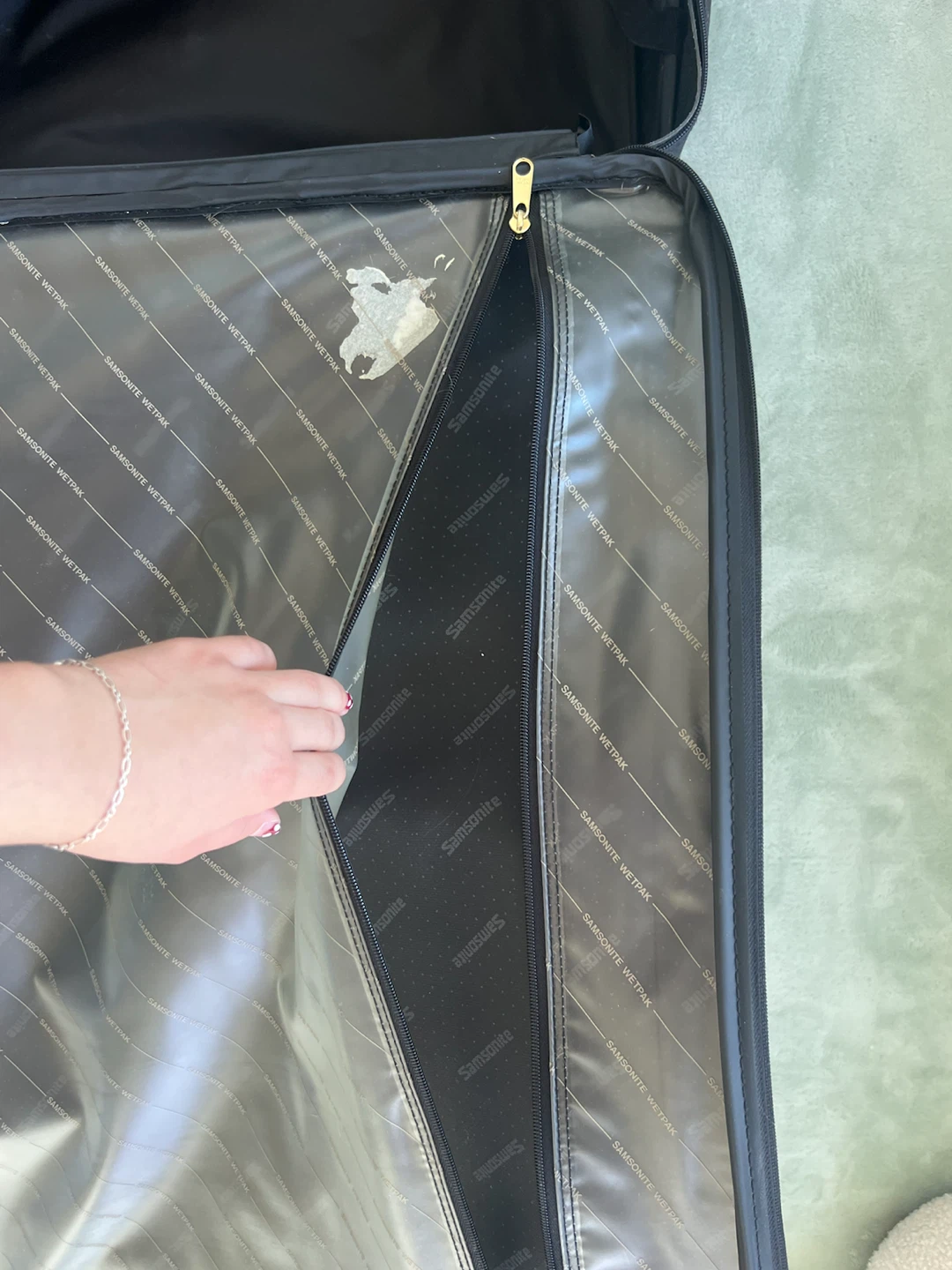 Black large suitcase 2 wheel - photo 5