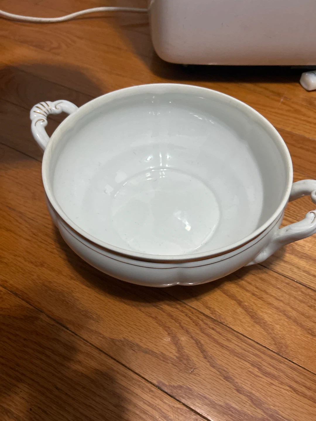 White Ceramic Soup Tureen with Gold Trim - photo 2