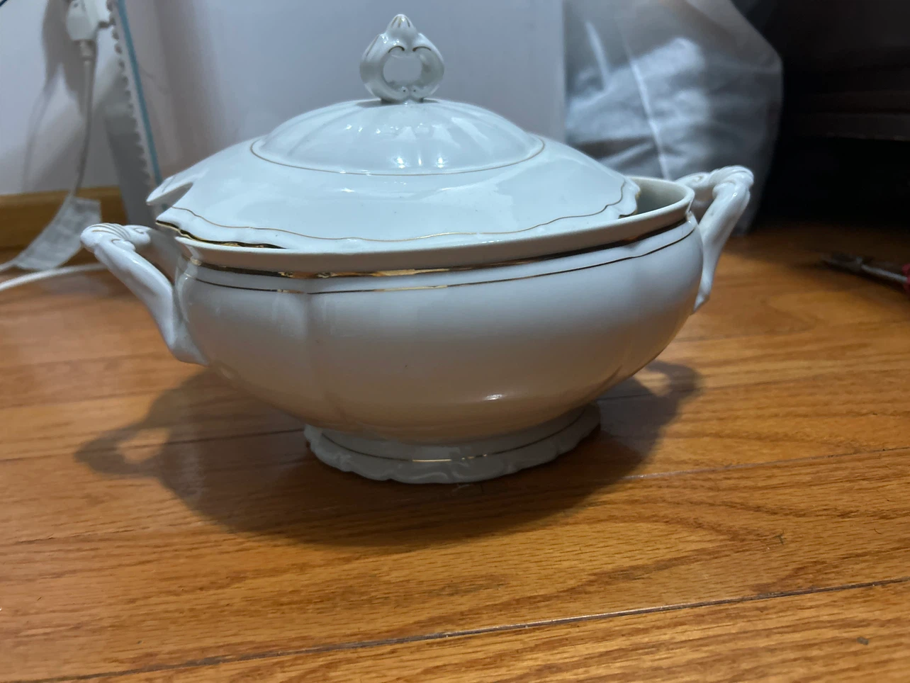 White Ceramic Soup Tureen with Gold Trim - photo 4