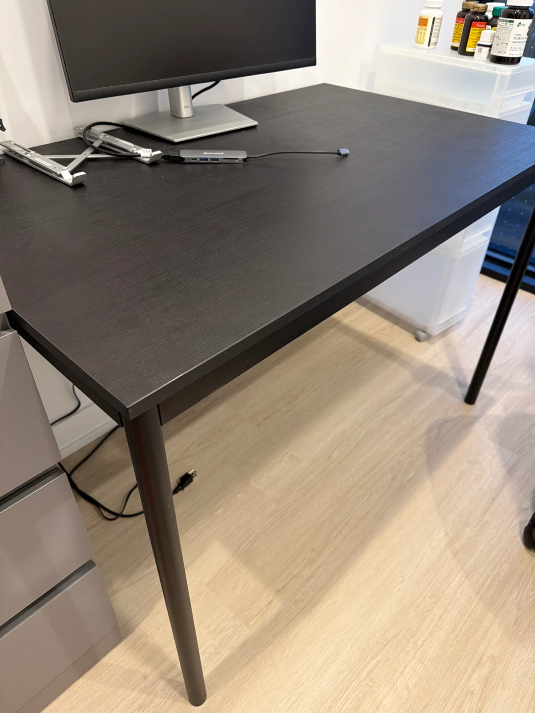 Black Wood-grain Desk