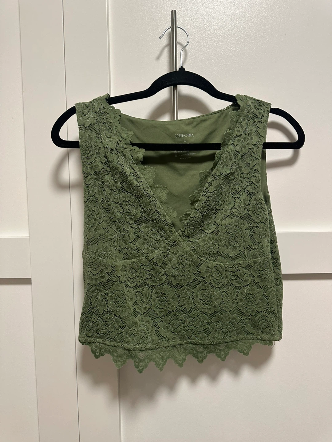 REORIA Lace Crop Top