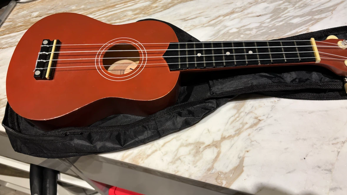 Pacific Ukulele with Gig Bag - Orange