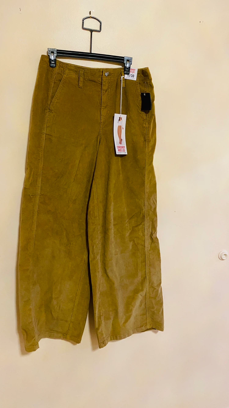 Celebrity Pink  Y2K size 11 wide leg pants