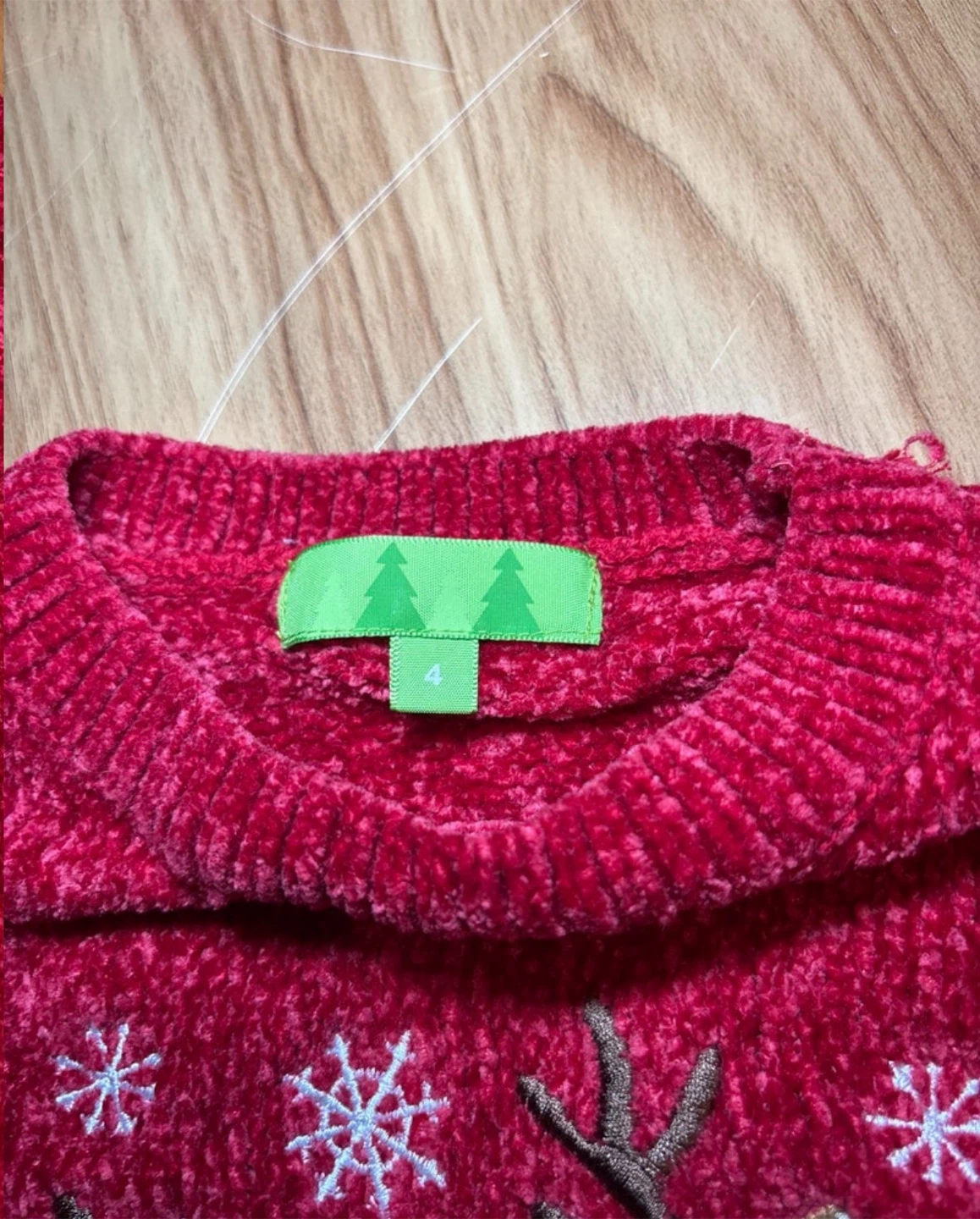 Joe Fresh Girl’s  Reindeer Holiday Sweater sz4 - photo 3