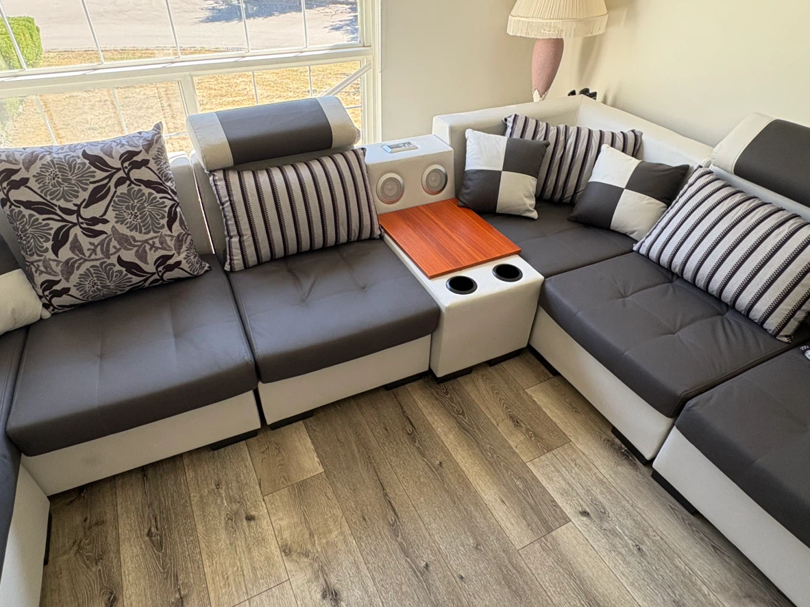 Large Sectional Sofa with Built-in Console - photo 3