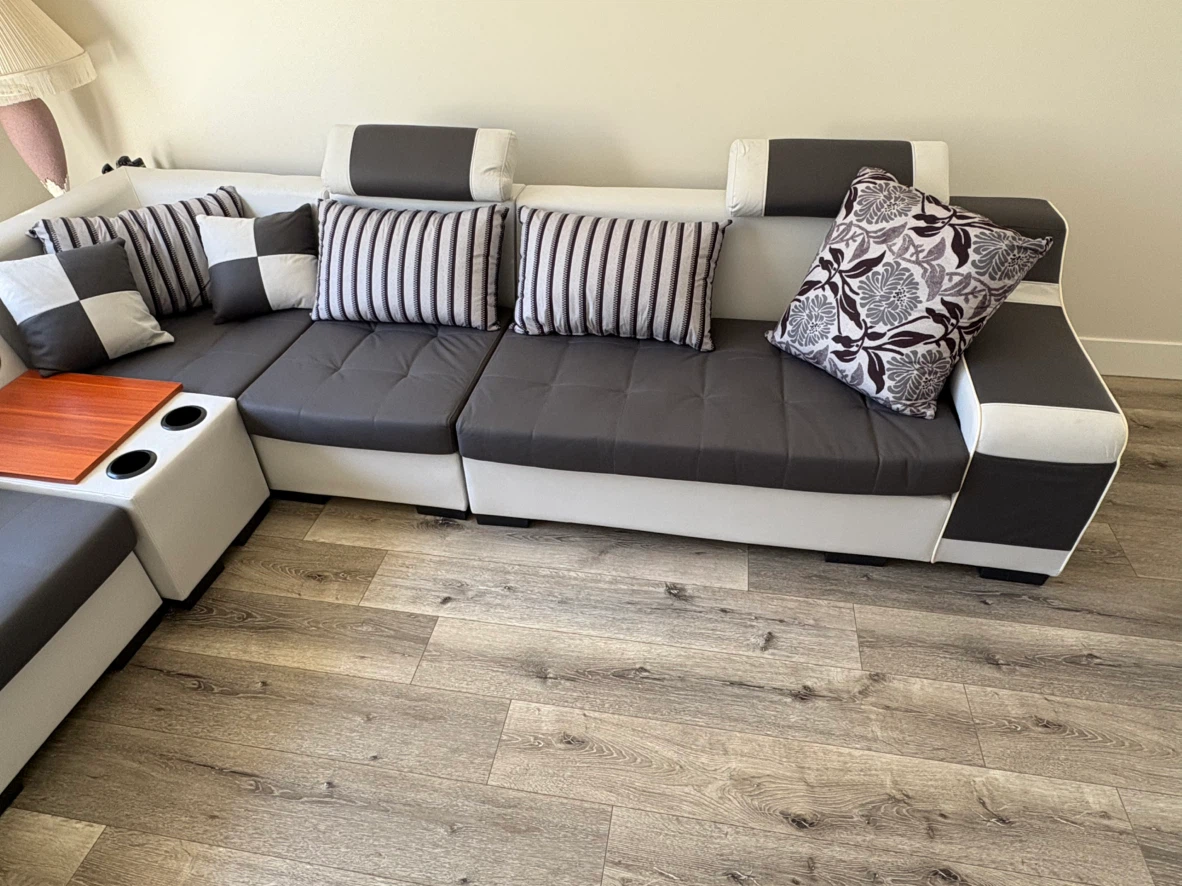 Large Sectional Sofa with Built-in Console - photo 4