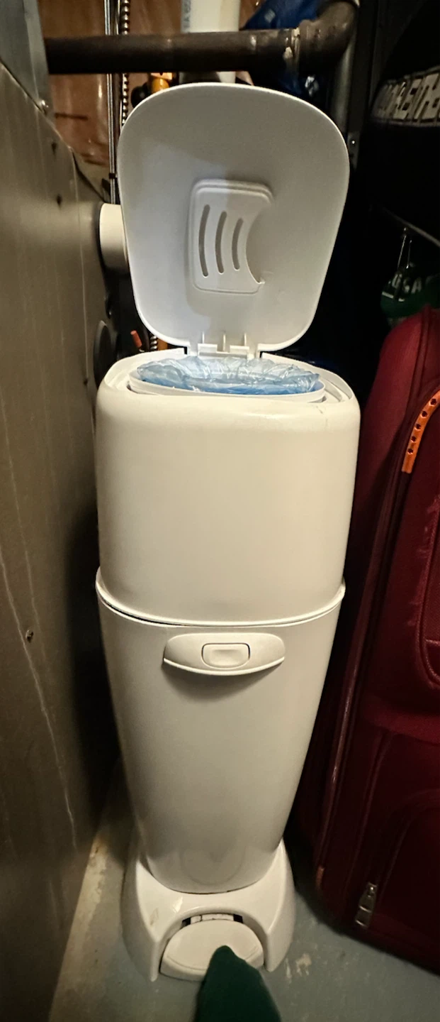 Diaper genie