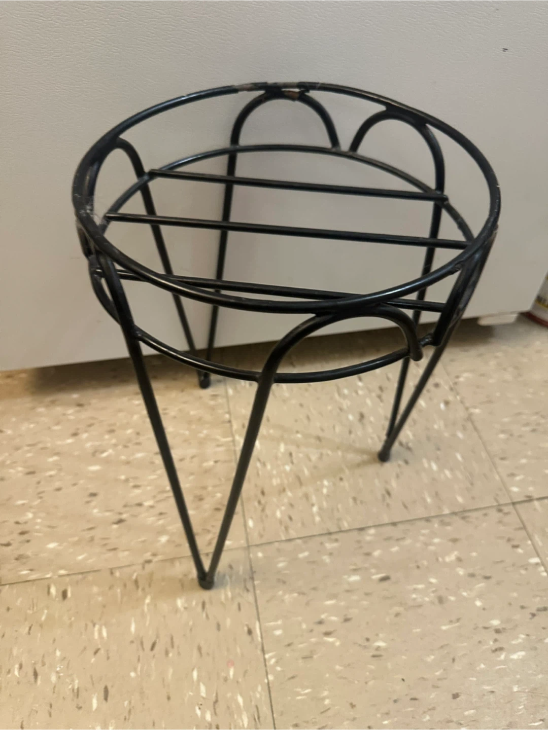 Black Metal Wire Plant Stand