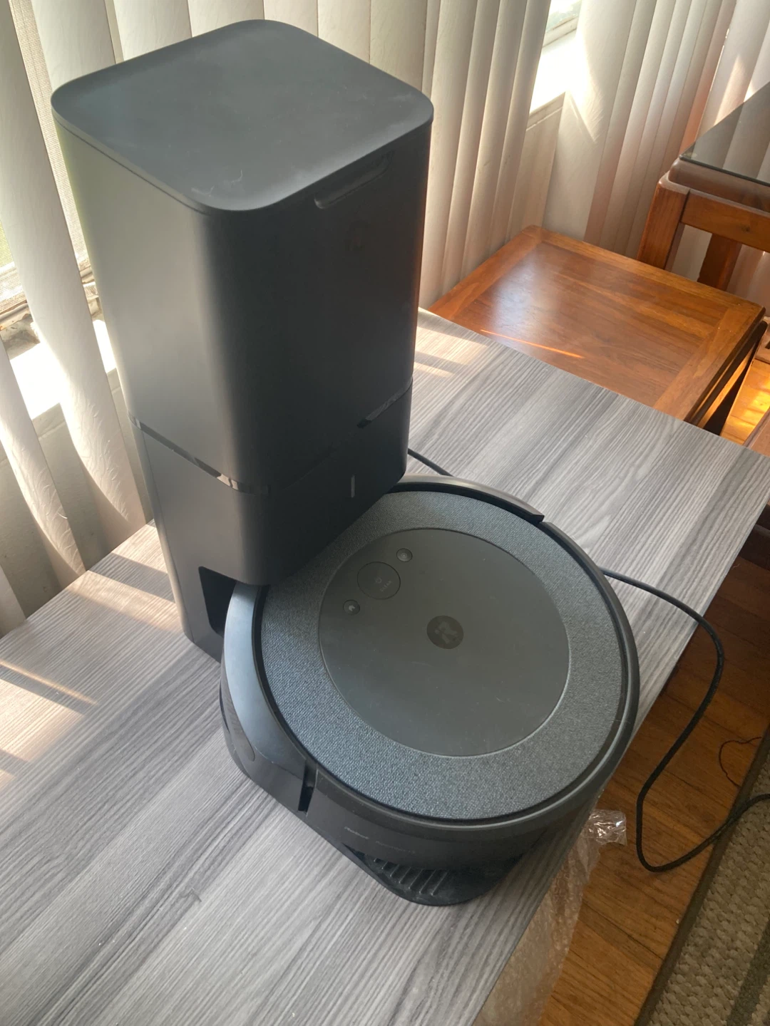 iRobot Roomba i3 Robot Vacuum